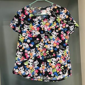 Medium Scrub Top - Raccoon pattern